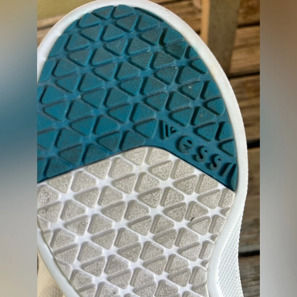 Vessi Weekend Classic Sneaker Womens’ 8 White Knit Casual Shoes, Teal Accents